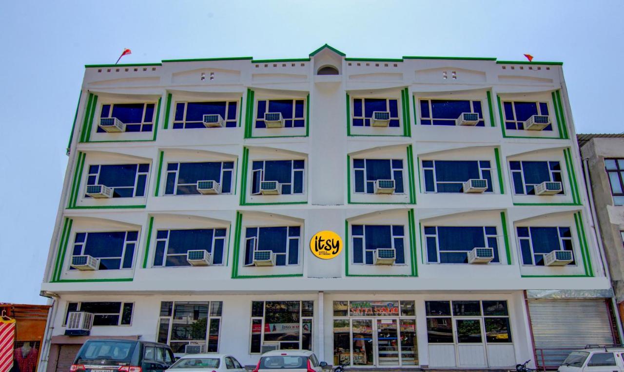 Itsy Hotels Satya Shree 카트라 외부 사진